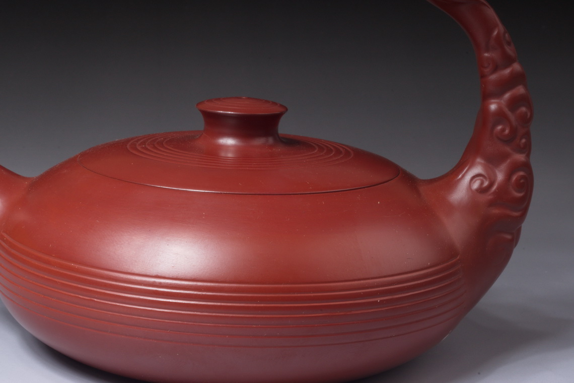 章燕城手拉壶作品《马到成功》