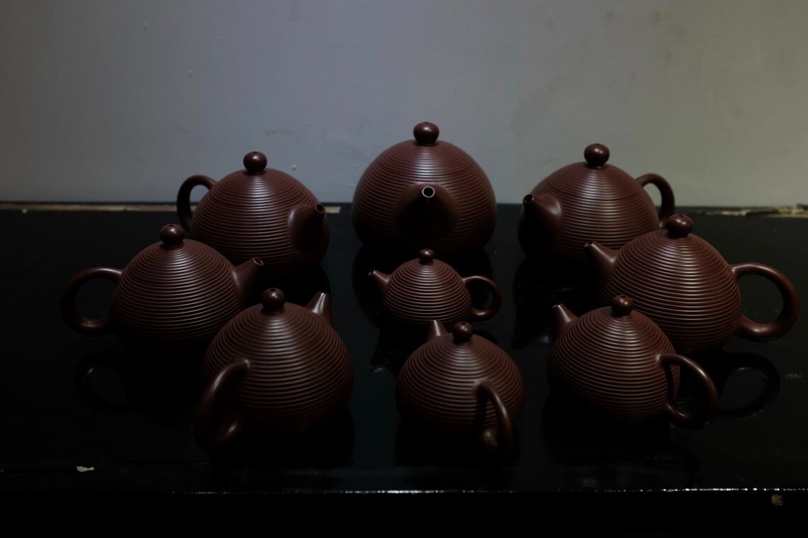 章燕城传承系列手拉壶《九头西施》